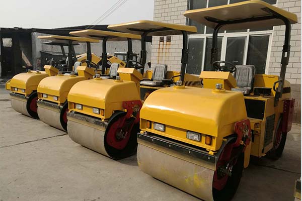 3噸<a href='http://www.dcxxcl.cn' target='_blank'>壓路機</a>